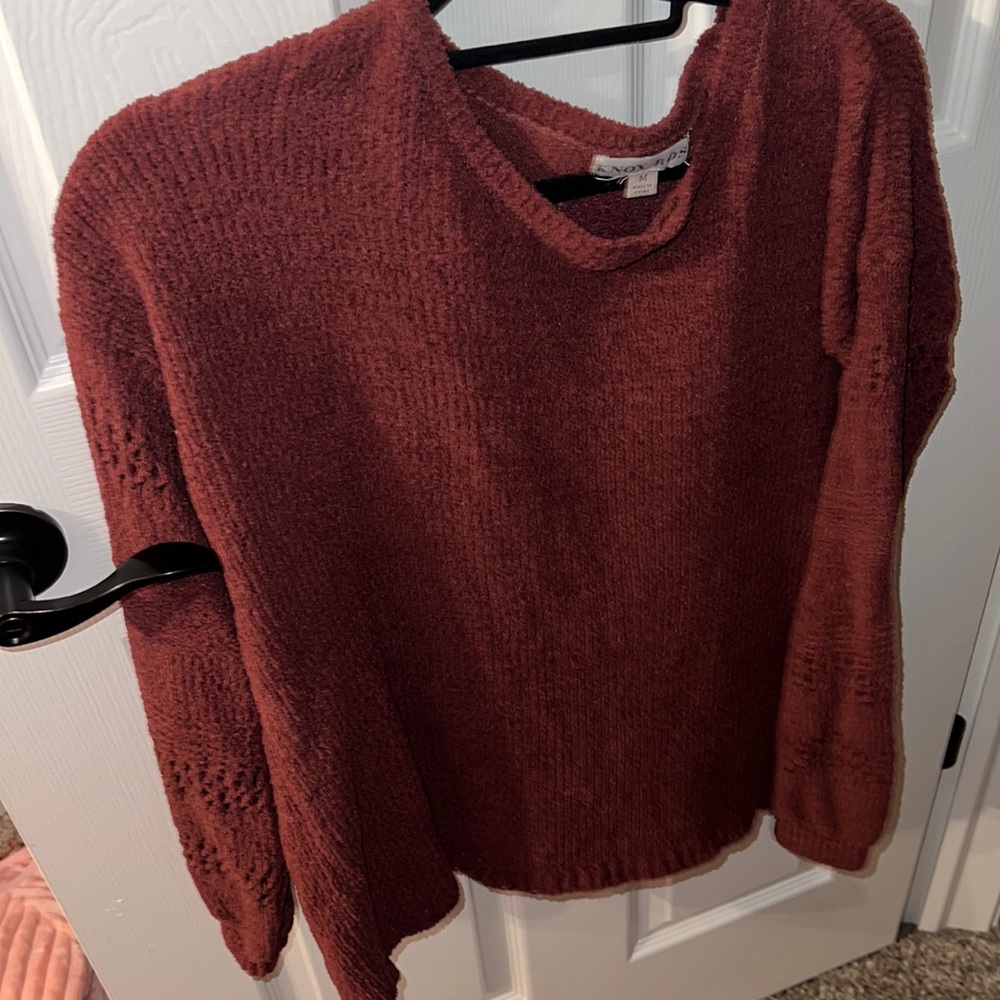 Light maroon sweater